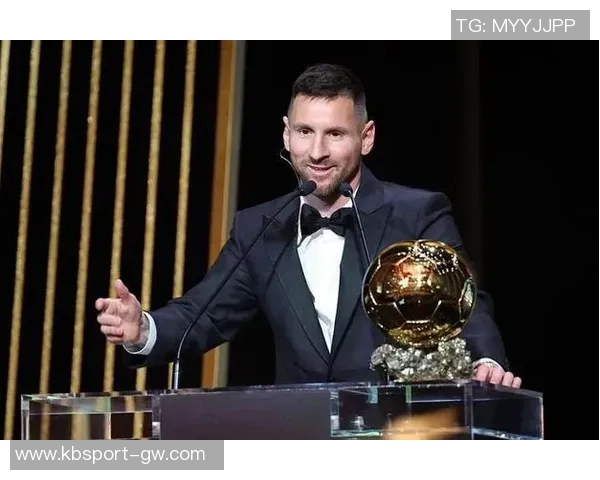 回顾17年前C罗首获金球奖梅西托雷斯紧随其后