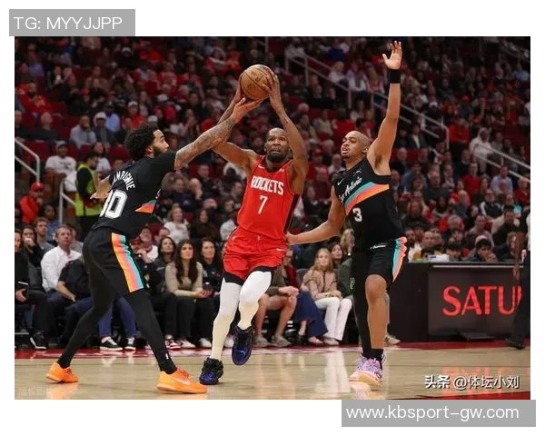 马祖拉赞杰伦布朗下半场表现出色关键进攻篮板助球队逆转胜利